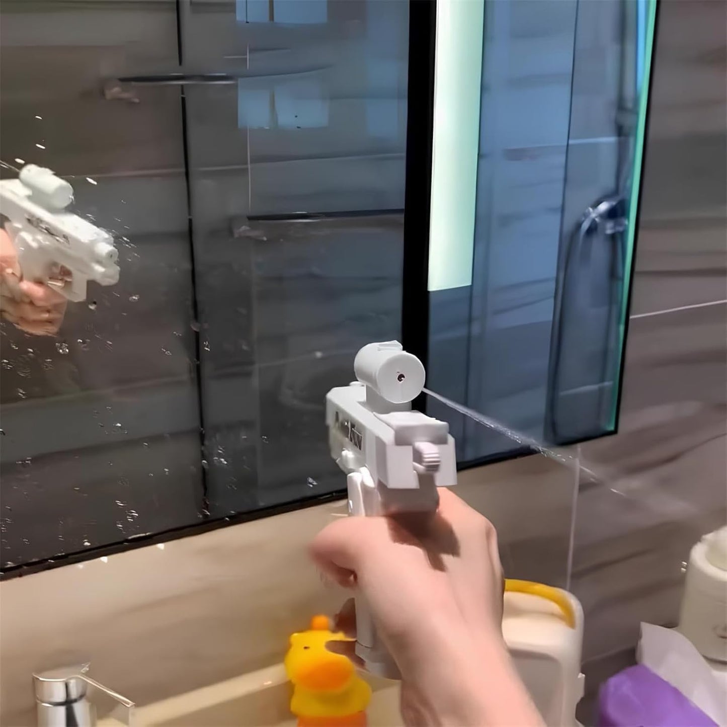 Summer New Creative Double Sided Reverse Water Spray Gun Trick Tactics Double Directional Water Spray Mini Water Play Gun Toy